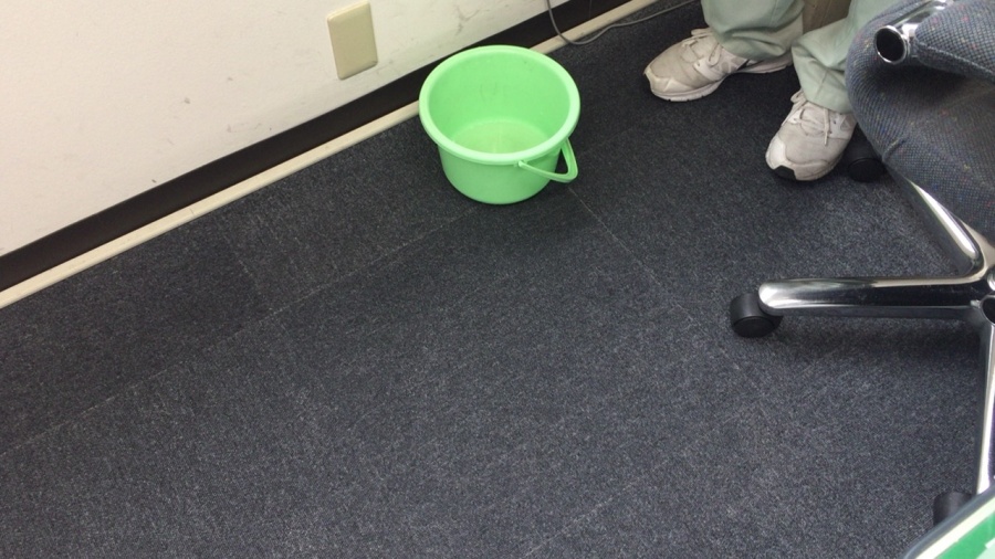 漏水被害 床