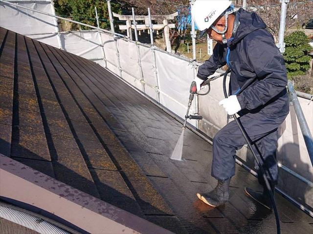 高圧洗浄で汚れを除去