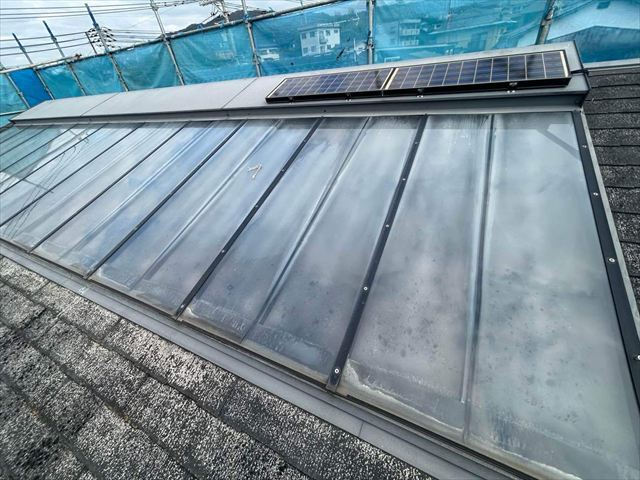 OMソーラーが設置されたスレート屋根