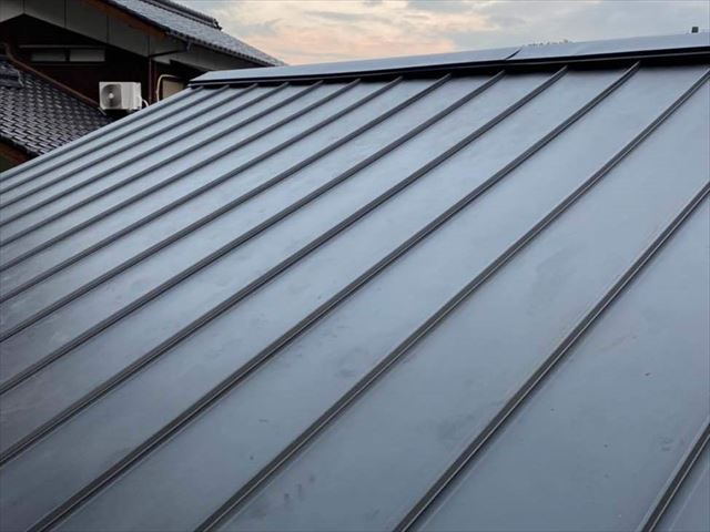 葺き替えでガルバリウム鋼板を施工した金属屋根