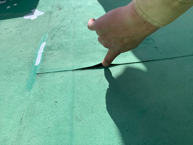 シート防水の接合部の隙間