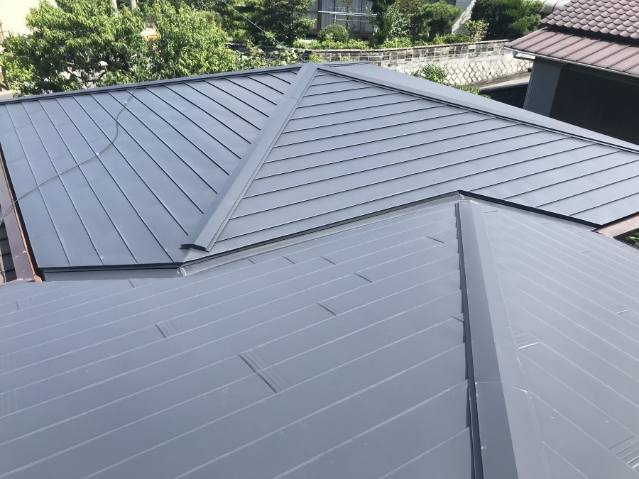 ガルバリウム鋼板の屋根