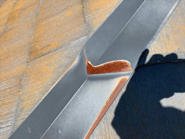 錆が発生した棟板金