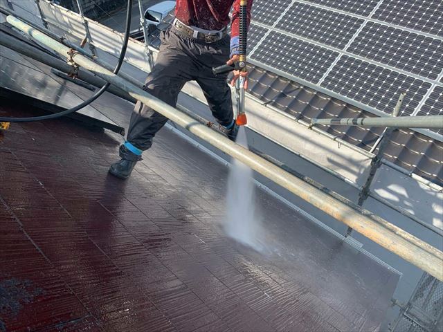 屋根の高圧洗浄