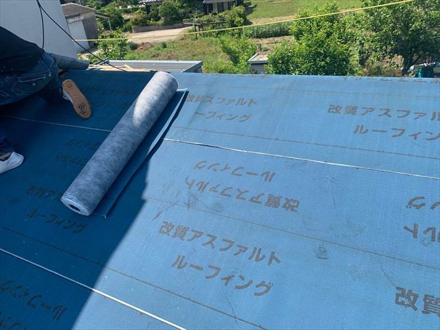 ルーフィング（防水紙）の敷設
