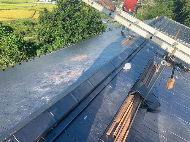 防災瓦の棟仕上げ