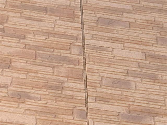色褪せた窯業系サイディングの外壁