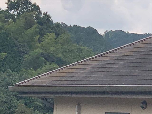 色褪せたスレート屋根