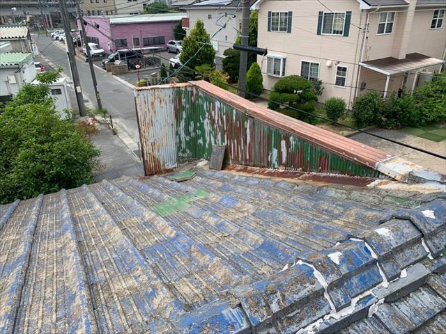 老朽化したパラペット部分