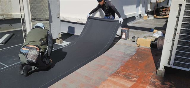 シート防水でのシートの敷設