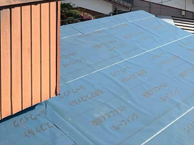 ルーフィング（防水紙）の敷設