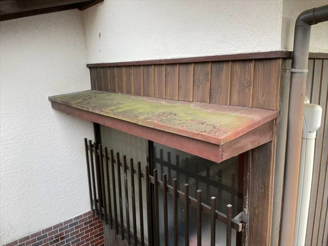 窓の庇（霧除け）