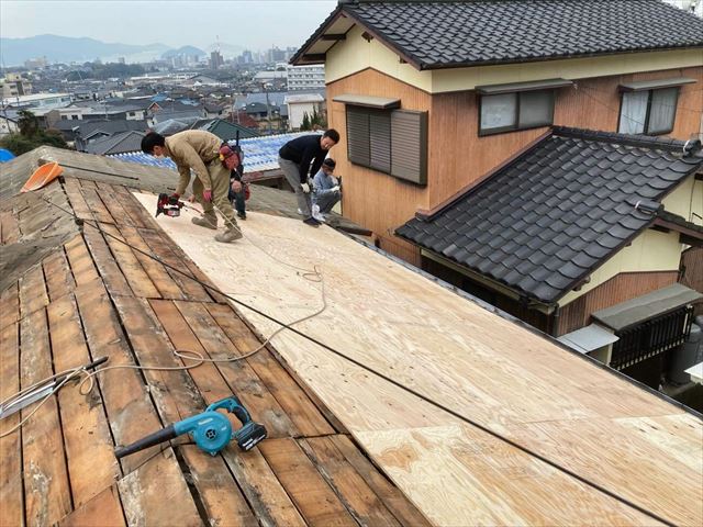 野地板の増し張り