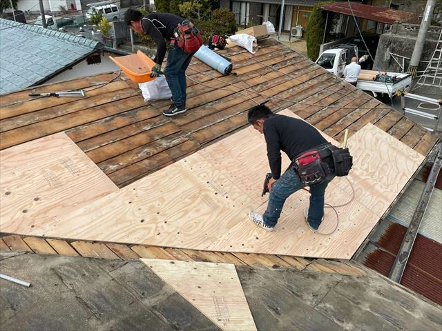 野地板の増し張り