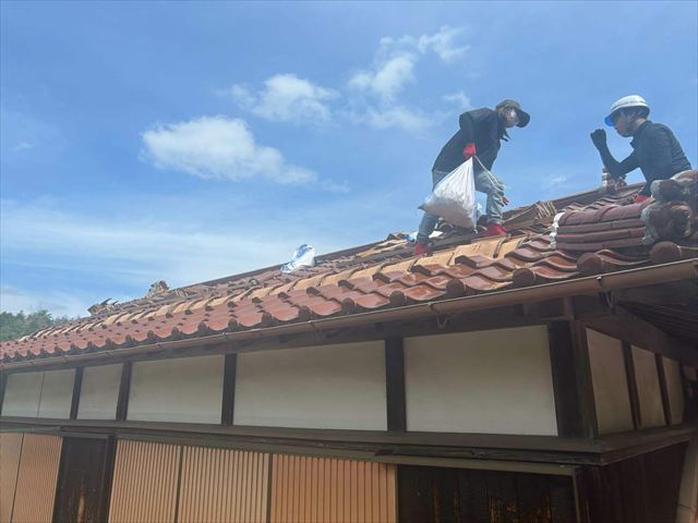 棟瓦の撤去