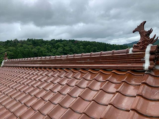 棟瓦の取り直し工事を施工後の瓦屋根
