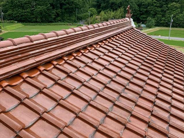 棟瓦の取り直し工事を施工後の瓦屋根