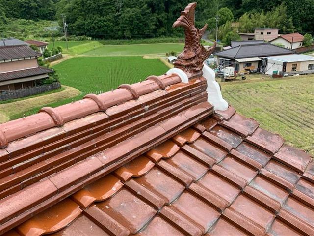 棟瓦の取り直し工事を施工後の瓦屋根