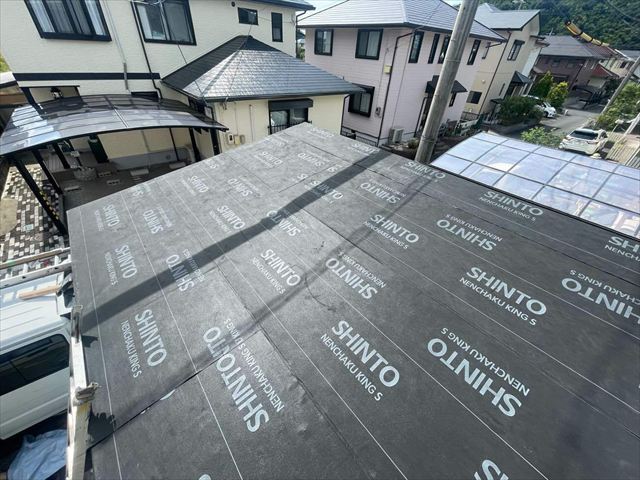 ルーフィング（防水紙）の敷設