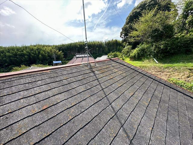 色褪せたスレート屋根