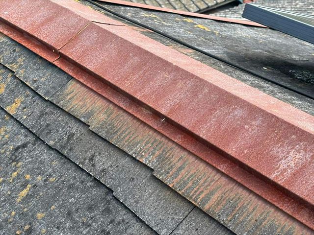 錆の発生した棟板金