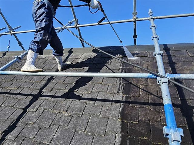 屋根の高圧洗浄