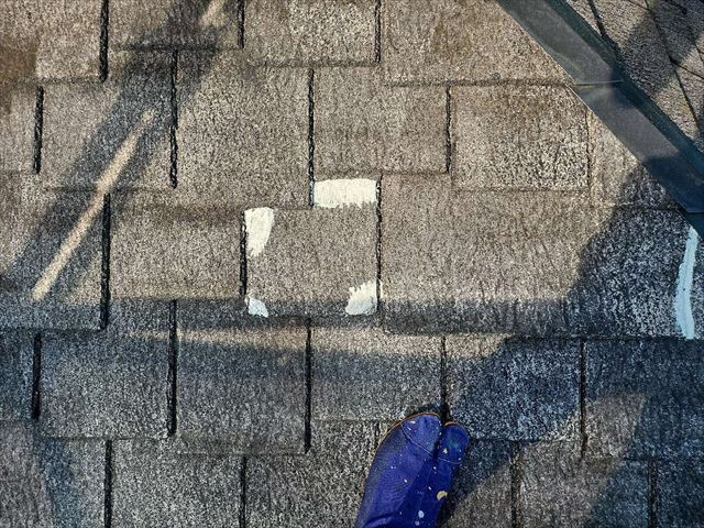 ひび割れたスレート屋根材の補修後