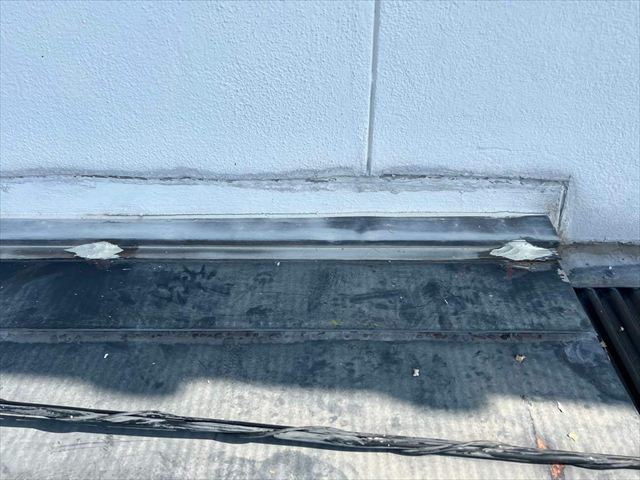 取り合い部分の雨押え板金の劣化