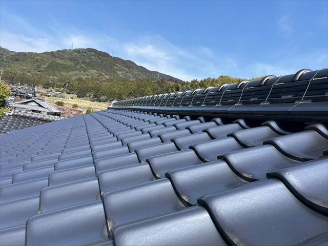 施工前の瓦屋根の棟