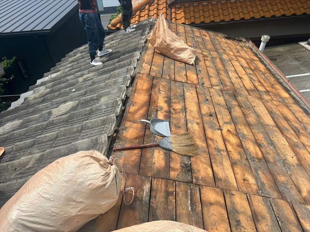 セメント瓦屋根の撤去