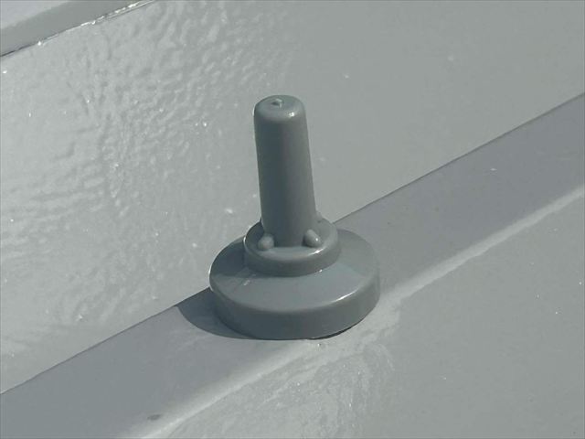 折板屋根のボルトキャップ