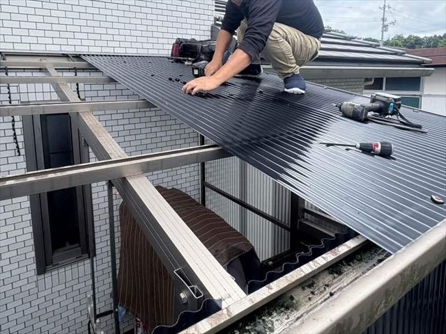 ポリカ波板の交換