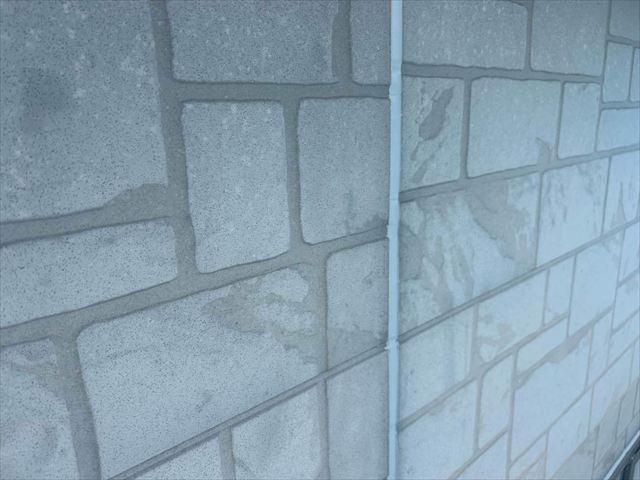 シーリングを打ち替えた外壁の目地