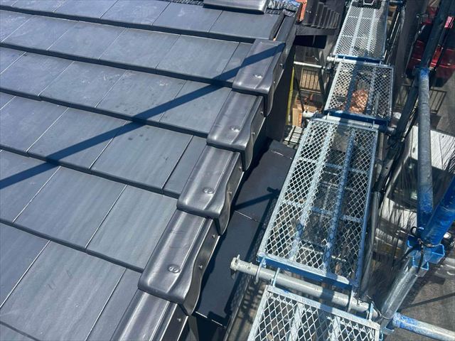 袖瓦（ケラバ瓦）の施工