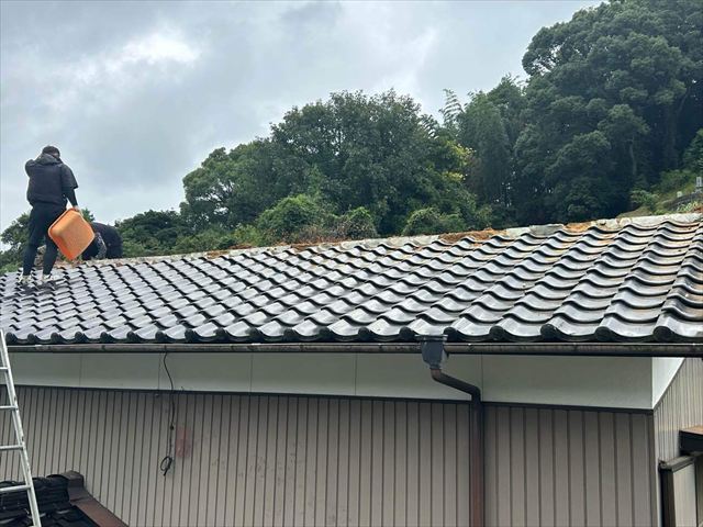 棟瓦の撤去