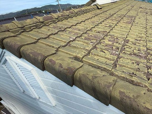 乾式洋瓦（乾式コンクリート瓦、スカンジア瓦）の塗膜の剥がれ