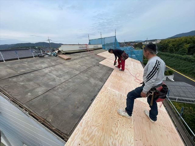 野地板の増し張り