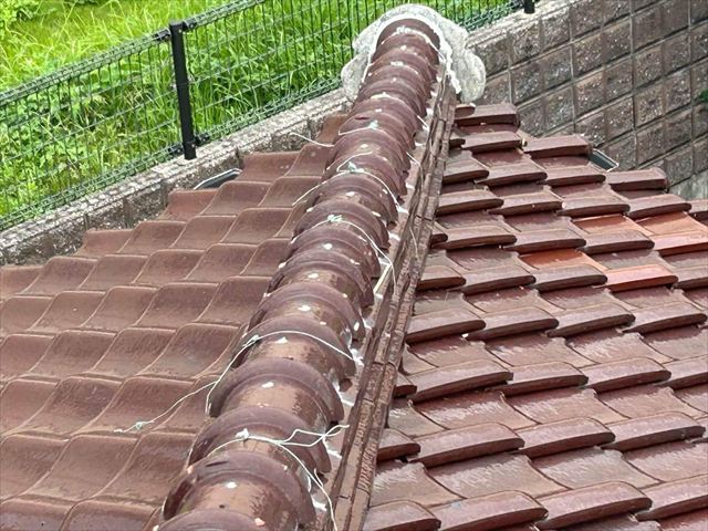 緊結線が切れた棟瓦