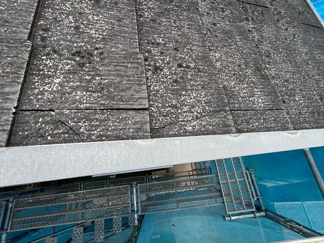 スレート屋根のひび割れ