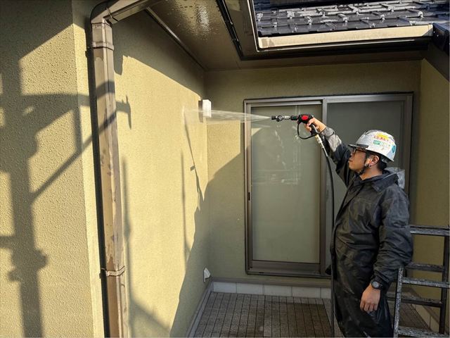 高圧洗浄の様子