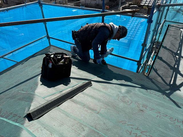 軒先水切り板金の取り付け