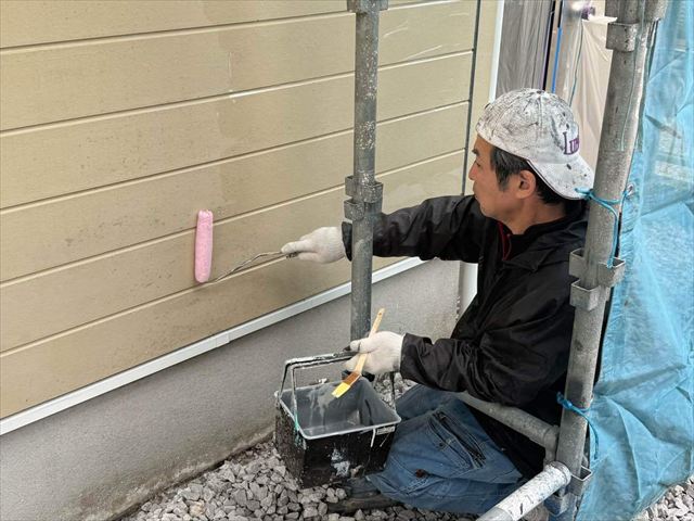 外壁の下塗り