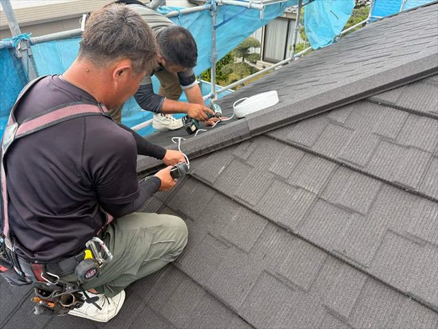 棟板金の取り付け