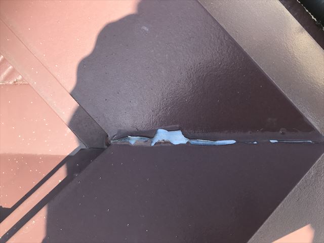 棟板金の塗膜剥離