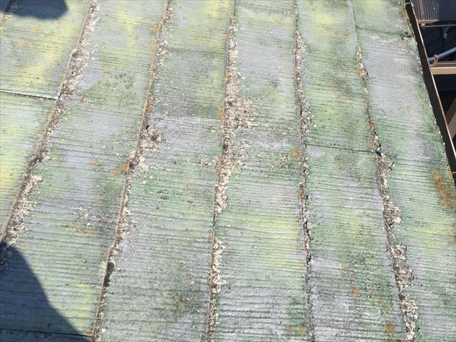 スレート屋根の剝がれ