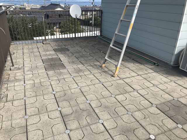 屋上の断熱ブロック