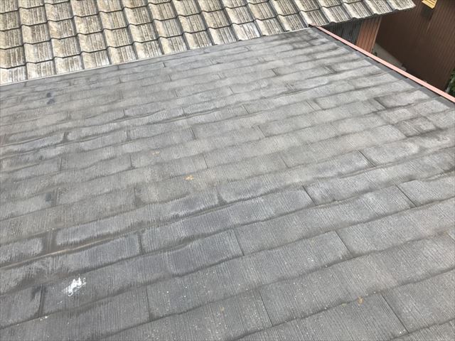 色褪せしたスレート屋根