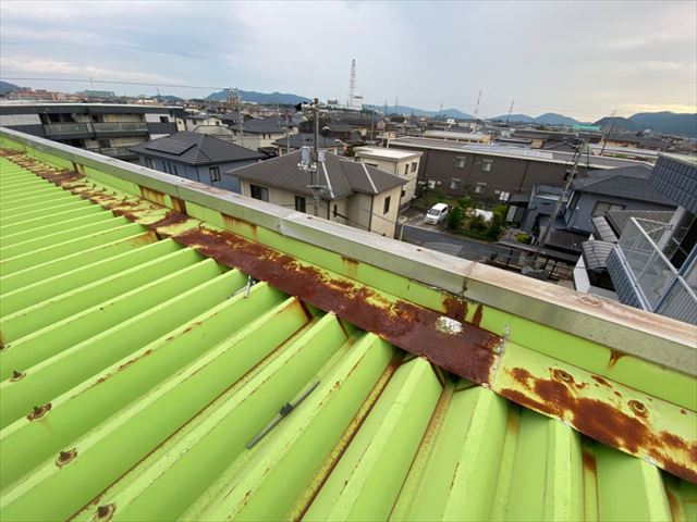 賃貸物件の折板屋根の錆び