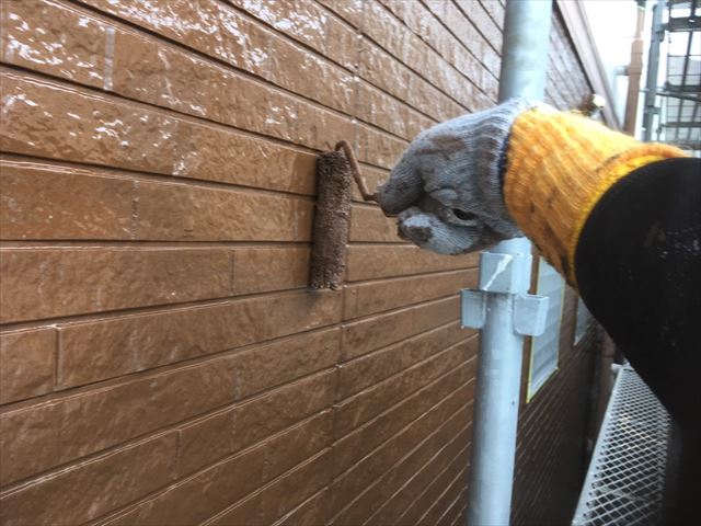 手塗りのローラー工法で外壁塗装