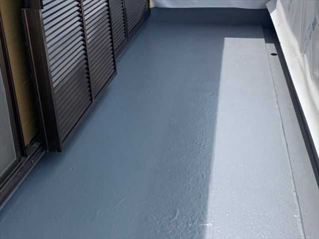 FRP防水施工後のベランダ